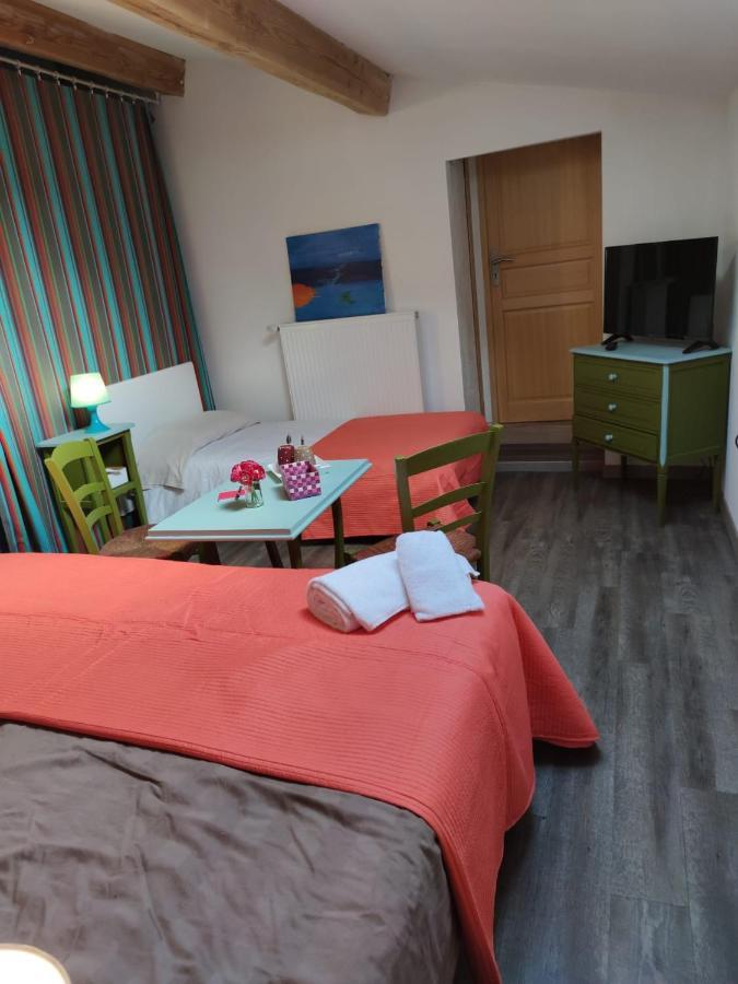 Chambre D'Hotes "Le Village" Villenouvelle エクステリア 写真