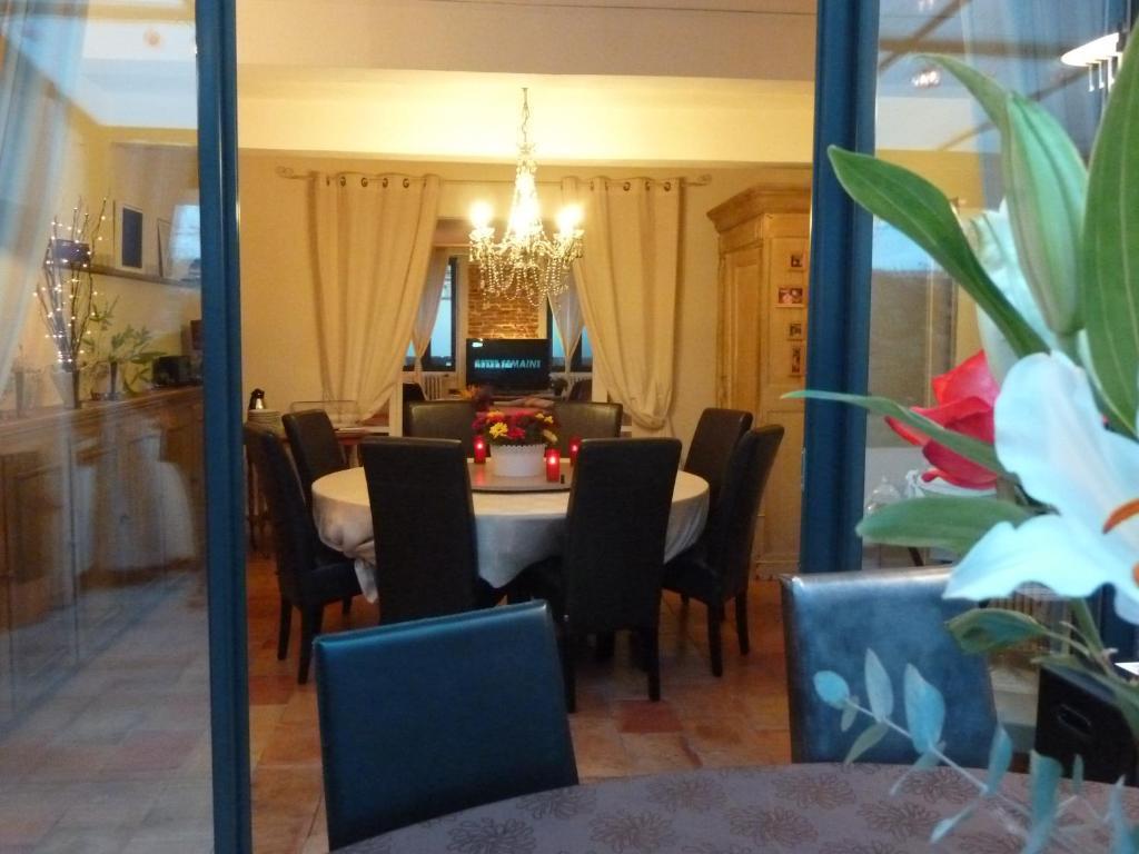Chambre D'Hotes "Le Village" Villenouvelle エクステリア 写真